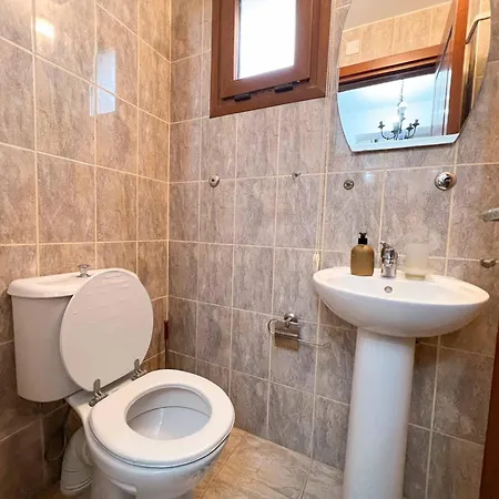 Karmi C4 Flat With Jacuzzi By Holidaykeys Kyrenia (Northern Cyprus)