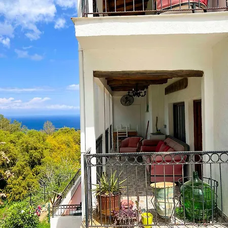 Apartment Karmi C4 Flat With Jacuzzi By Holidaykeys Kyrenia (Northern Cyprus)
